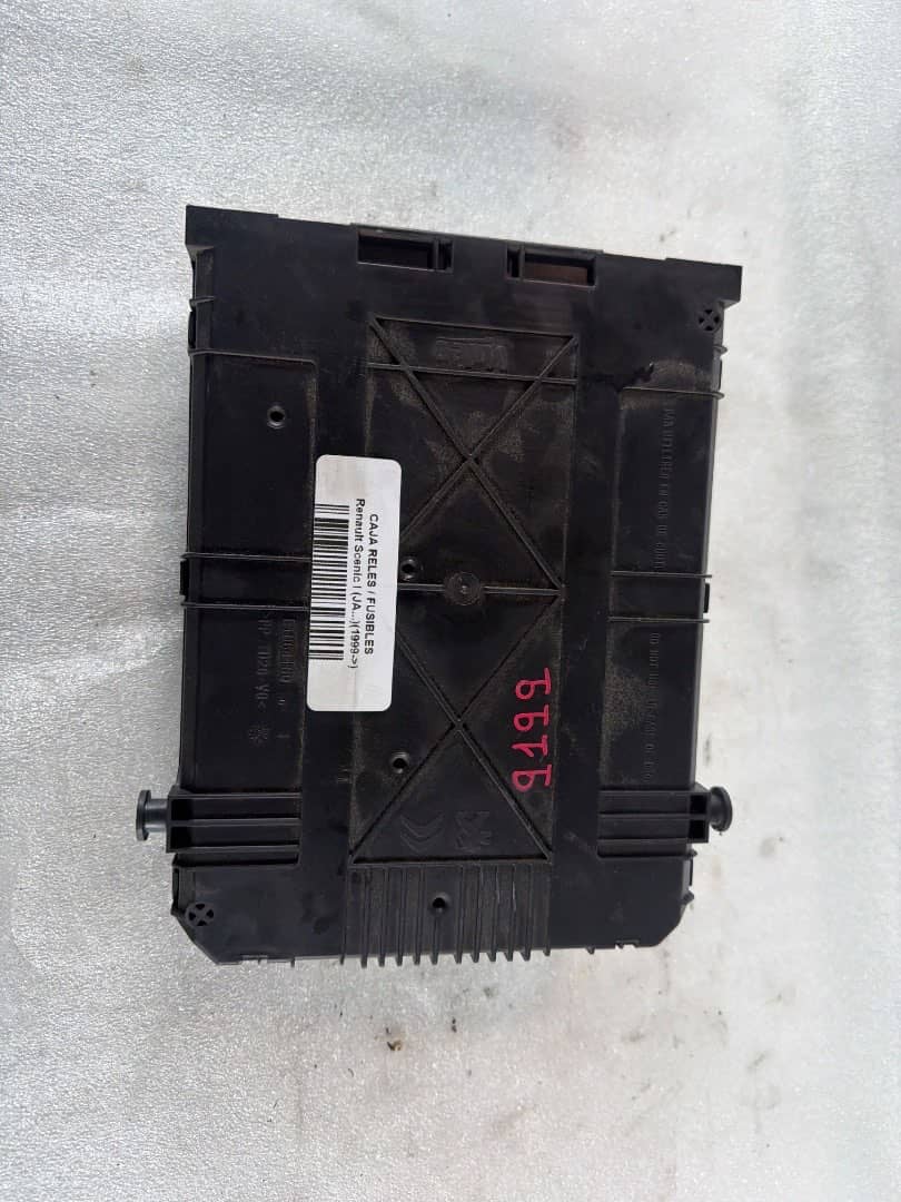 CAJA RELES / FUSIBLES