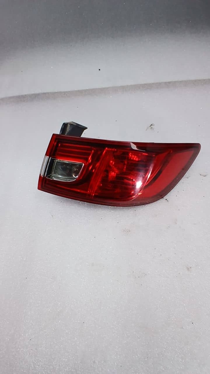 PILOTO TRASERO DERECHO