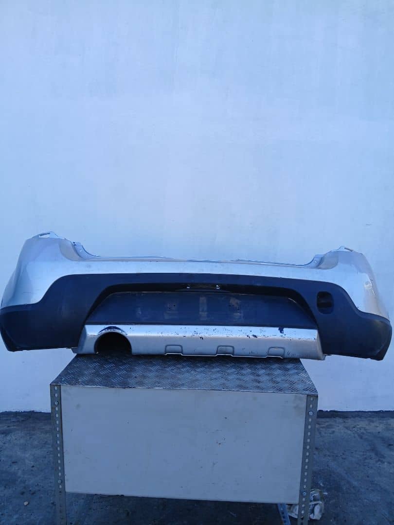 PARAGOLPES TRASERO
